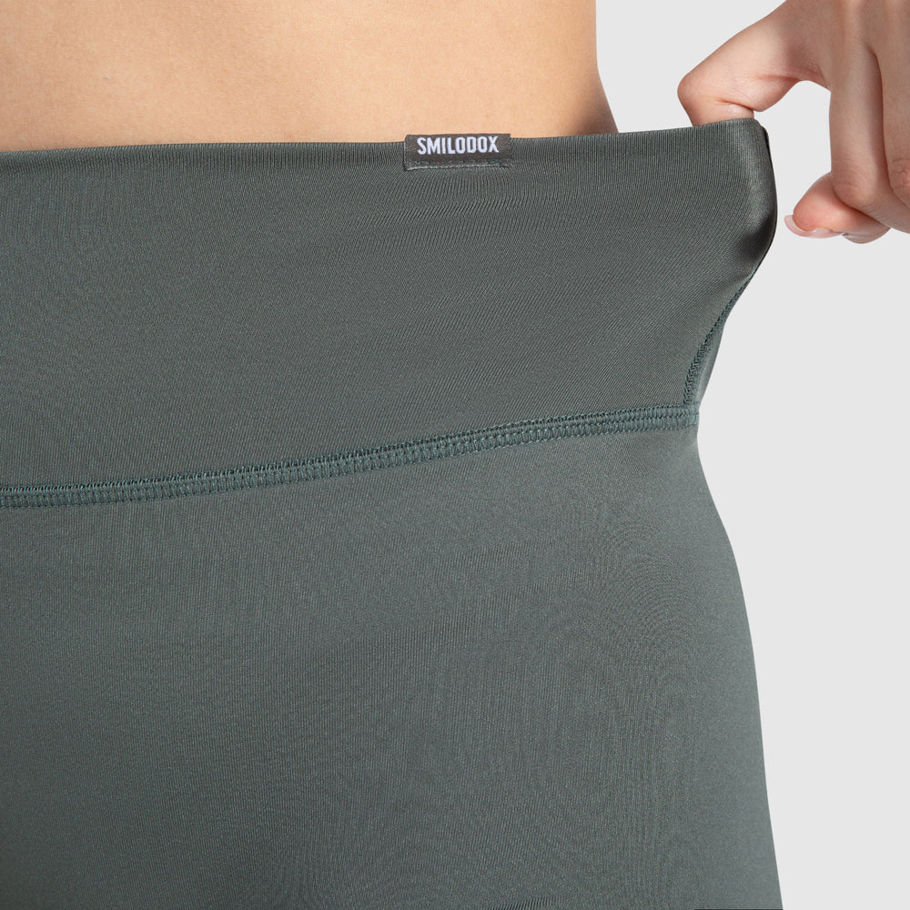 Etty Shorts